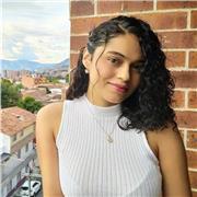 Ingeniera ambiental, realizó trabajos de matemáticas, biología, ciencias naturales, mecánica de fluidos, gestión ambiental, entre otros